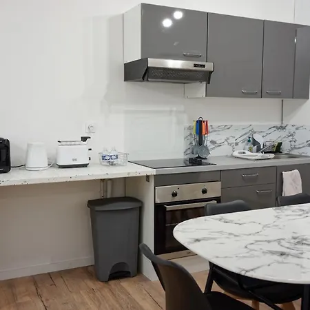 Apartment Le Perpinb - 6 Personnes - Bureau & Wifi *